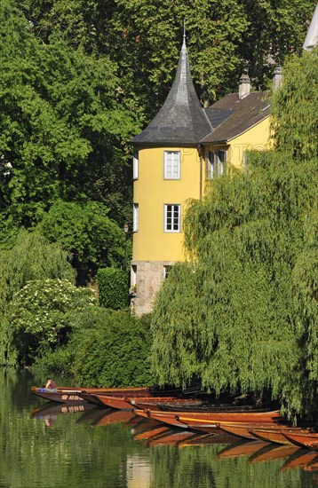 Hoelderlin Tower with punts