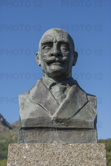 Monument for Knut Hamsun