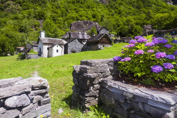 View of the hamlet of Sabbione with chapel