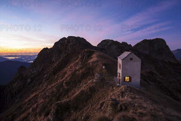 Morning mood at the Bivacco Bocchetta di Campo mountain hut