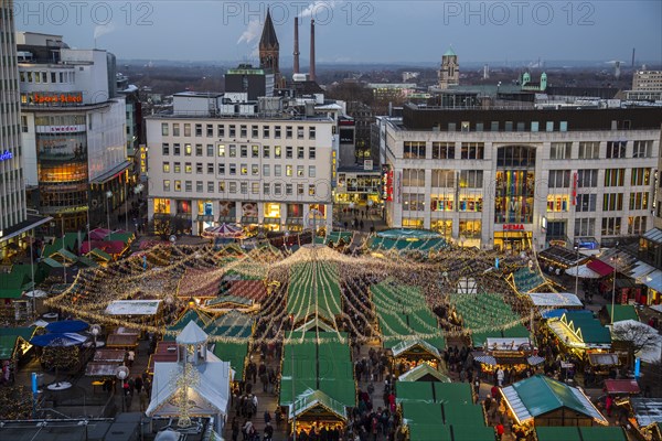 Christmas market on Kennedyplatz square