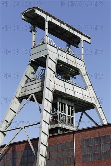 Headframe above shaf No. 7