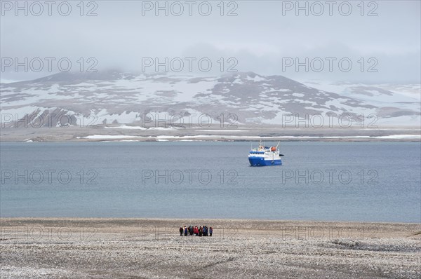 Passengers of the expedition cruise ship