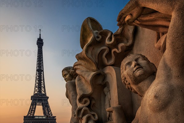 Sculpture in the Jardins du Trocadero park