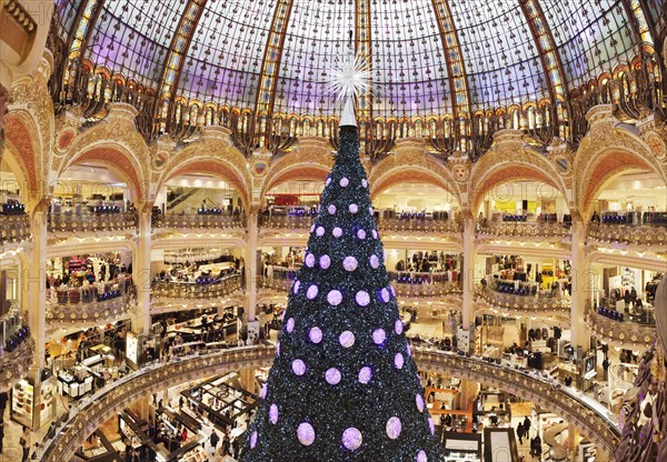 Christmas tree in the Great Hall of Galeries Lafayette department store