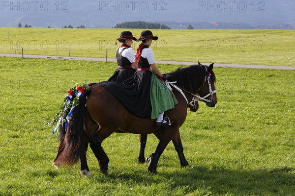 Leonhardiritt procession