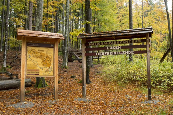 Sign at the entrance to the enclosure zone