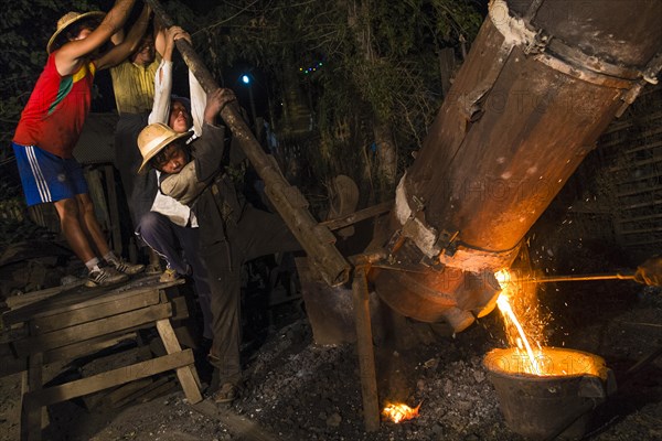 Workers in a foundry