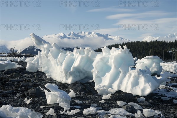 Grounded ice floes