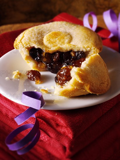 Traditional Christmas mince pie