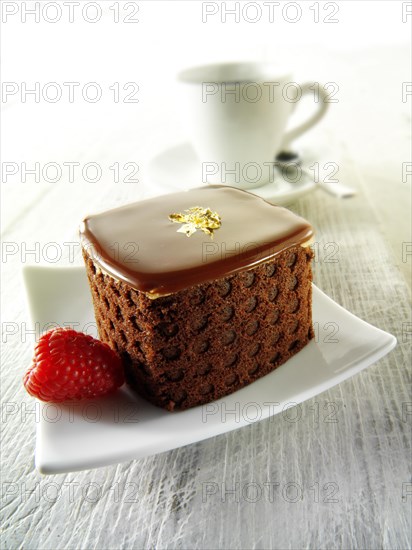 Cake with a sponge case and chocolate filling