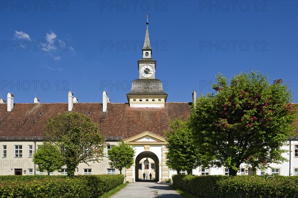 Gate with the gate tower in Wilhelmshof courtyard