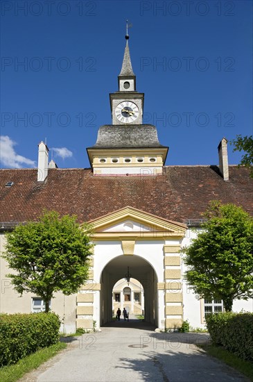 Gate with the gate tower in Wilhelmshof courtyard