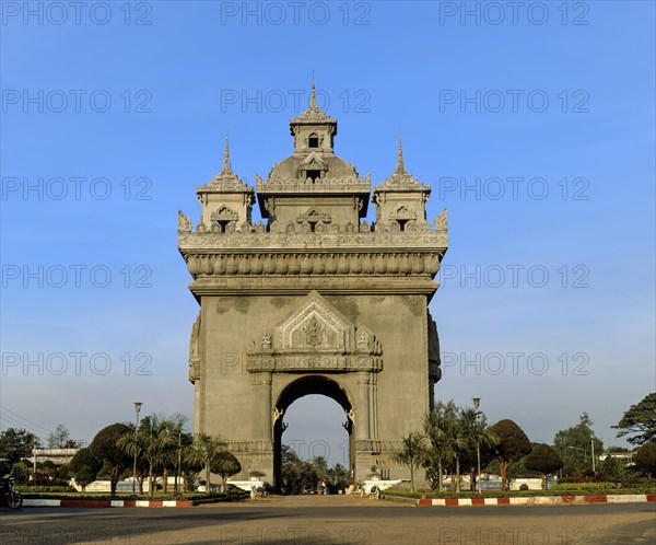 Patou Xai triumphal arch