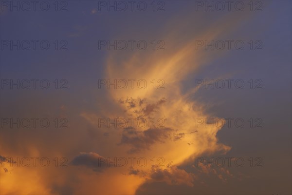 Cloud formation in the evening light