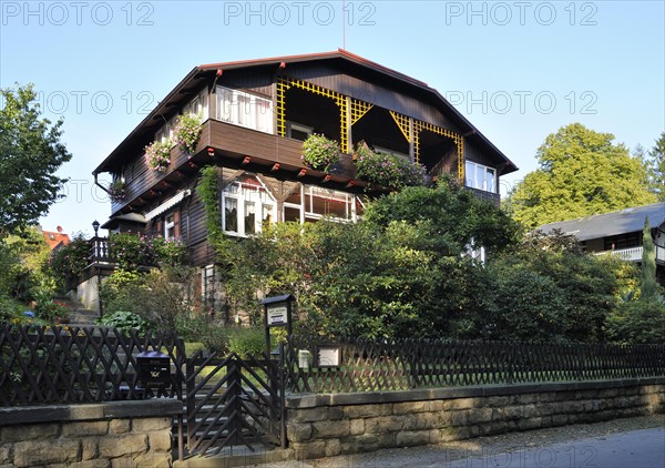 Mansion in the Waldvillenkolonie district