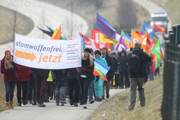 Easter peace demonstration at the aerodrome in Buechel