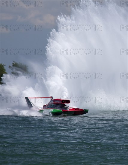 Hydroplane racing on the Detroit River