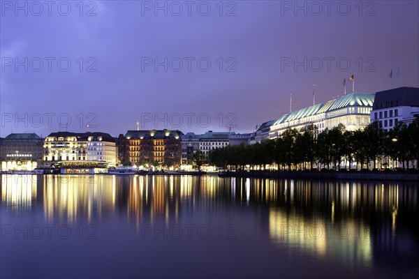 View across the Inner Alster towards representative office buildings