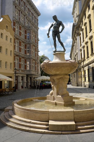 Fencing fountain by Hugo Lederer at the University of Wroclaw