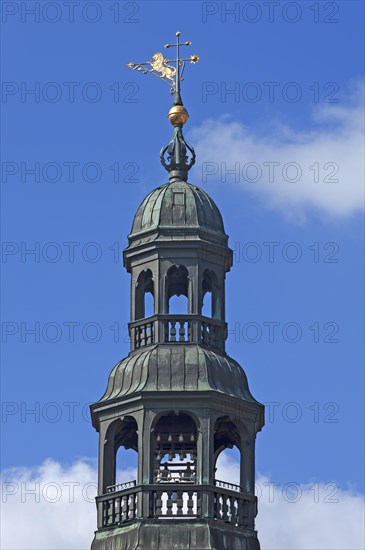 Town hall tower with the porcelain carillon