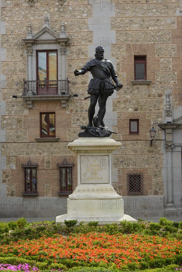 Plaza de la Villa with statue of Don Alvaro de Bazan