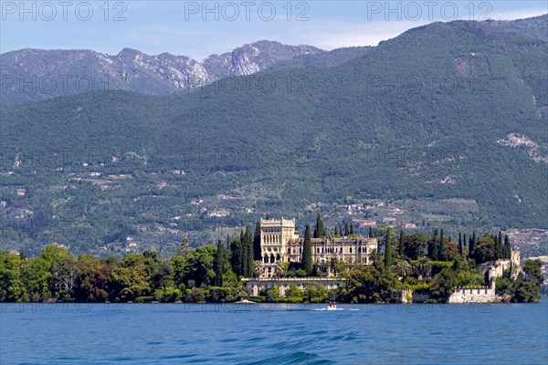 Isola del Garda with Villa Borghese Cavazza