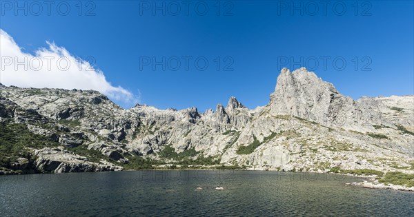 Mountain lake Lac de Capitello