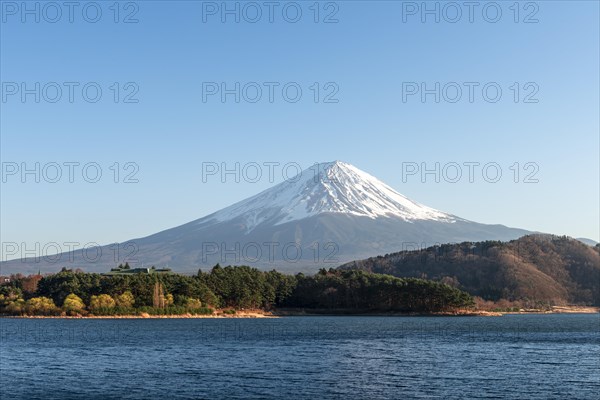 View over Lake Kawaguchi