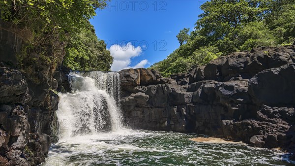 Waterfalls of the Grand River South East