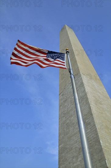 Washington Monument and flag of the United States