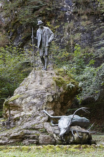 Kaiser Jagdstandbild hunting statue