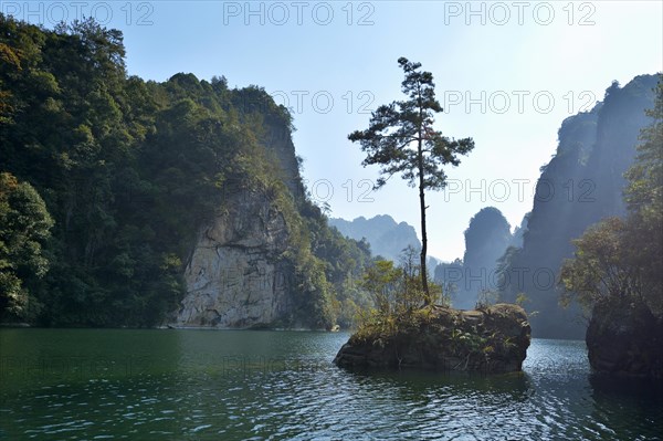 Baofeng Lake