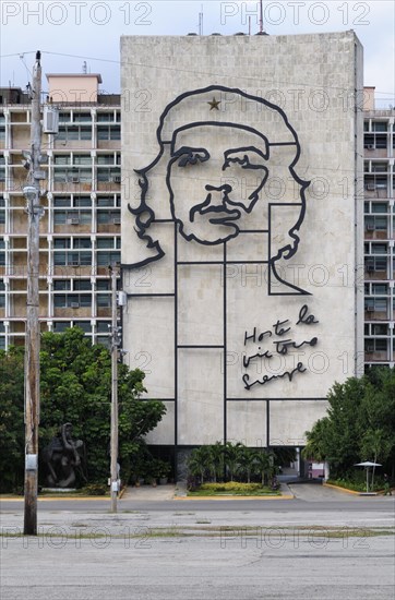 Portrait of Che Guevara on a wall of the Ministry of the Interior in Revolution Square