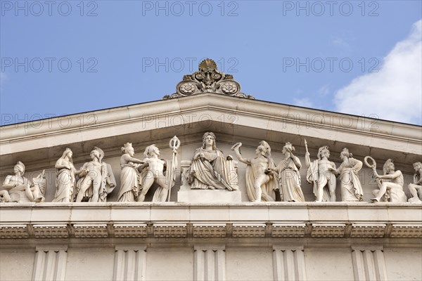 Statues on the facade of the Walhalla memorial