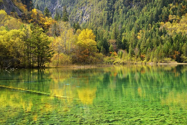 Five Flower Lake in autumnal environment