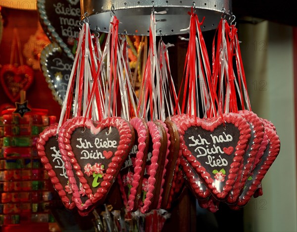 Gingerbread hearts at the Christmas market