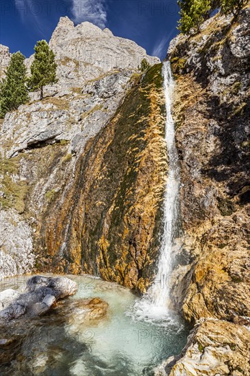 Brook on the Plan de Sieia in the Sella group at Sella Pass