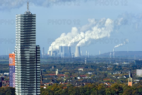 Kolnturm tower in the Mediapark