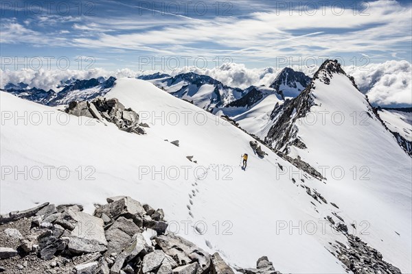 Mountaineer on Mt Nevesferner during the ascent of Mt Grosser Moseler