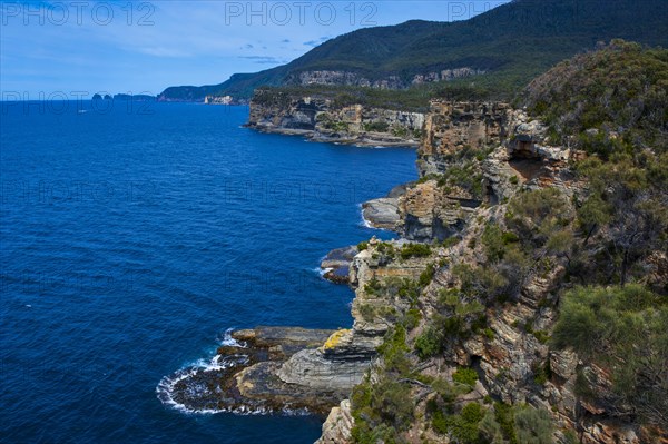 Tasman Arch and Devil's Kitchen