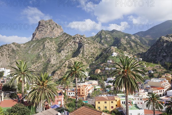 View across Vallehermoso to the Roque Cano