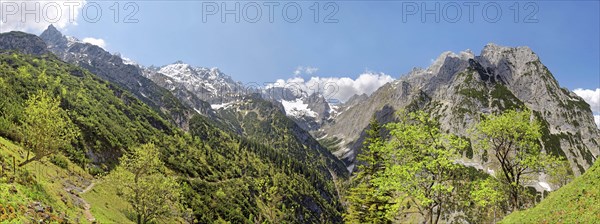 View from the Knappenhauser to the snowy peaks of the Alpspitze and Zugspitze and on the Hollental valley