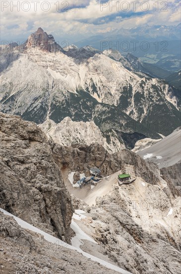 Lorenzihutte refuge