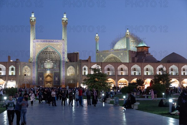 Jameh Mosque at night at Naqsh-e-Jahan Square