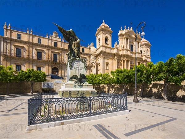 Palazzo Nicolaci with war memorial