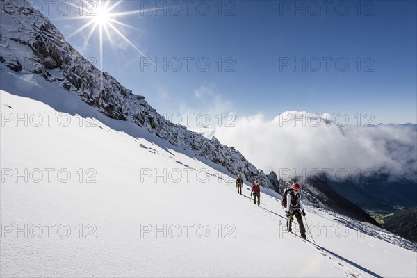 Mountaineers during the ascent to the Loffler over the Trippachkees