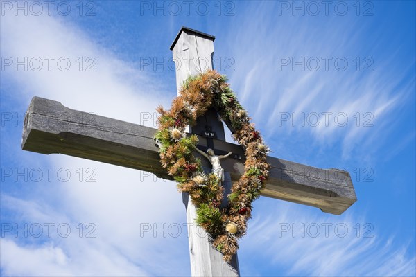 Summit cross