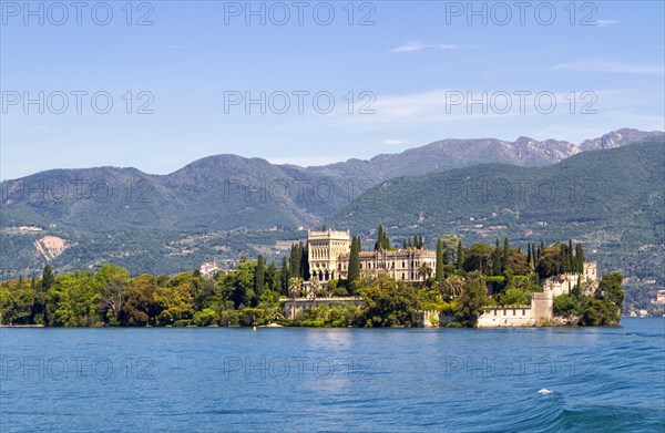 Isola del Garda with Villa Borghese Cavazza