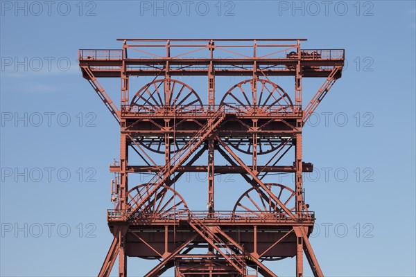 Mine head tower